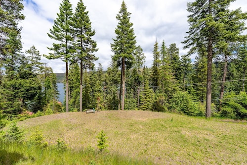 Wallowa Lookout: Scenic Retreat w/ Hot Tub