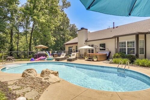 Gateway to St Louis: Group Getaway w/ Game Room
