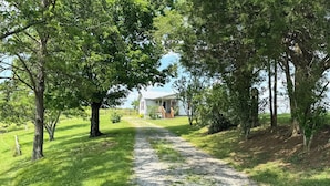 A gravel path leading to a white house surrounded by trees. - Families Welcome! Corinth Escape w/ Lake Views (Corinth)