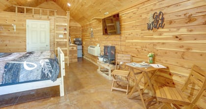 Close to Blanchard Caverns! Nature-centric Cabin