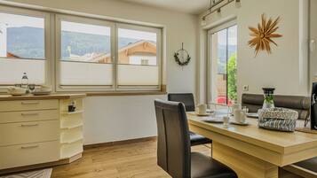 Comfort Apartment, Mountain View | Private kitchen | Coffee/tea maker, electric kettle, toaster, blender