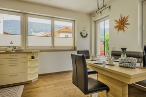Comfort Apartment, Mountain View | Private kitchen | Coffee/tea maker, electric kettle, toaster, blender - Sophi's Wiesenglück (Dorfgastein)