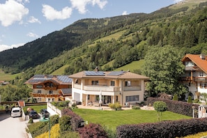 Front of property - Sophi's Wiesenglück (Dorfgastein)