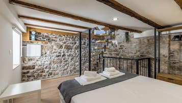 Standard Studio, Courtyard View | Free WiFi