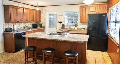 Cozy citrus retreat in Clermont FL. 3 bedroom, 2 bathroom