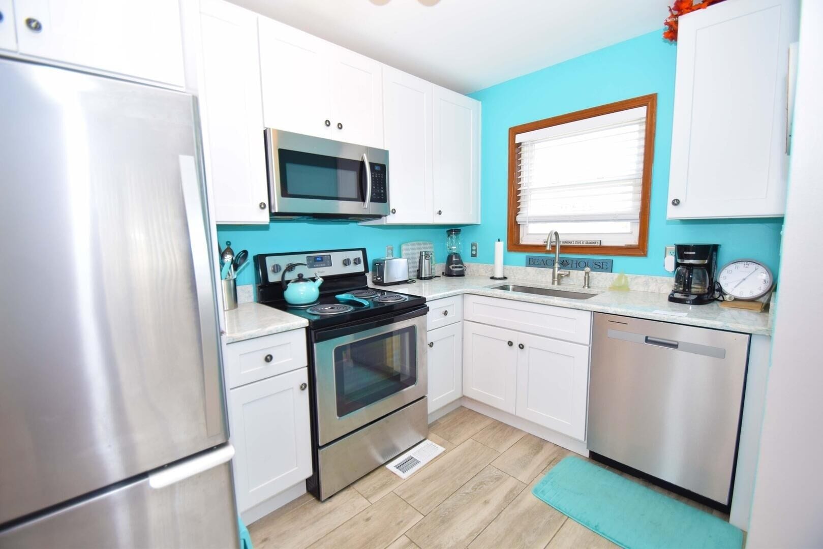 House, 3 Bedrooms | Private kitchen | Fridge, coffee/tea maker, toaster