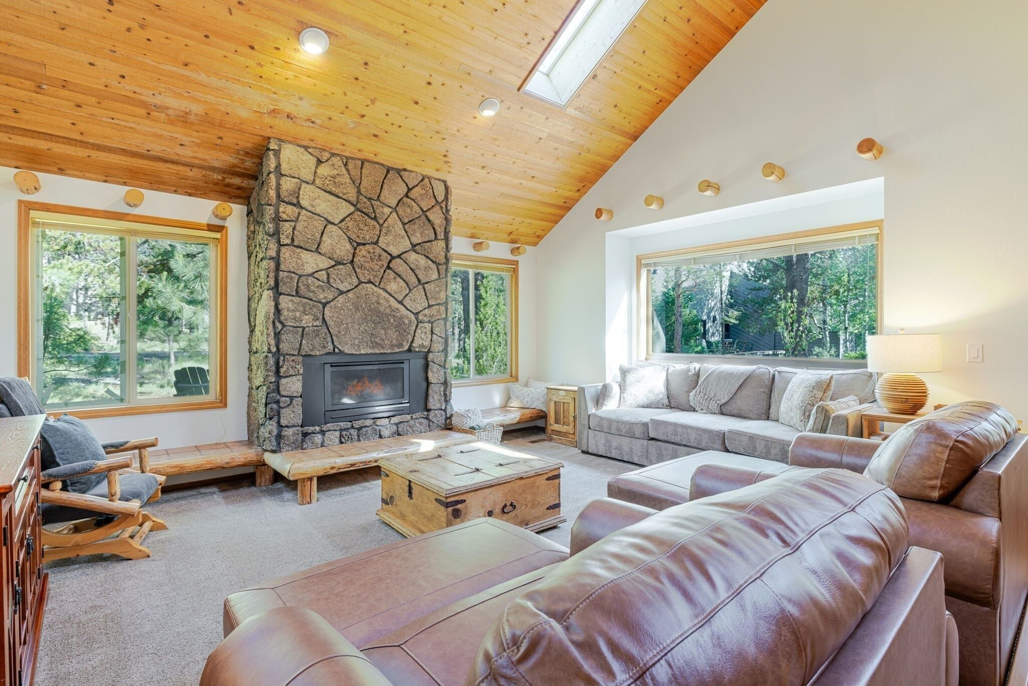 House, 4 Bedrooms | Living area