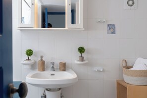 Shower, hair dryer, towels, soap - Folia Bianca-Kayo (Imerovigli)