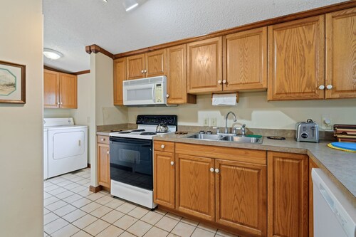 Coastal Escape Minutes from Cherry Grove!