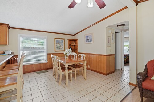 Coastal Escape Minutes from Cherry Grove!