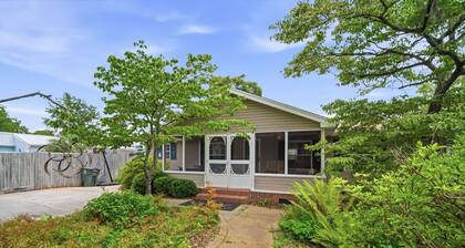 Coastal Escape Minutes from Cherry Grove!