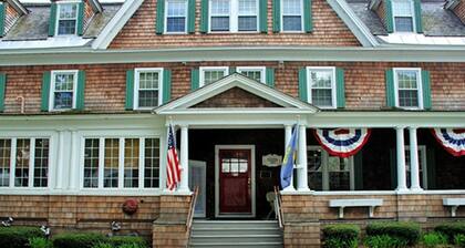 Crafts Inn Hotel Suite with pool, hot tub and AC