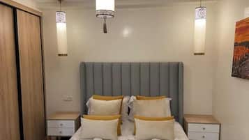 Iron/ironing board, WiFi, bed sheets