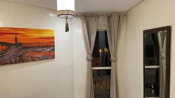 2 dormitorios, tabla de planchar con plancha, wifi y ropa de cama