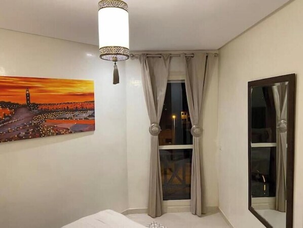 2 chambres, fer et planche à repasser, Wi-Fi, draps fournis