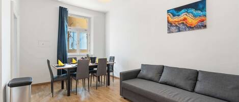 Fernseher, Kamin, DVD-Player, Arbeitsbereiche