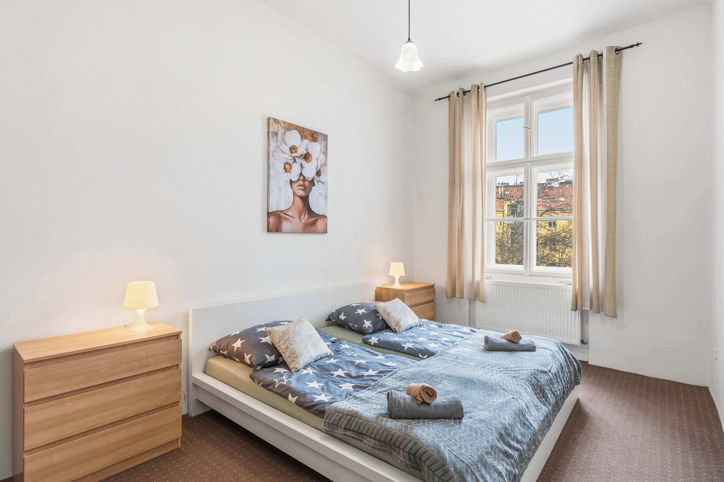 Iron/ironing board, WiFi, bed sheets