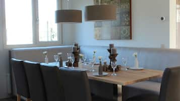House | Dining