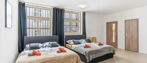 Iron/ironing board, WiFi, bed sheets