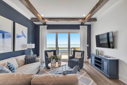 Curated Oceanfront Duplex with awesome amenities!