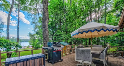 Exclusive Waterfront Cabin ~ Sauna ~ Private Beach!