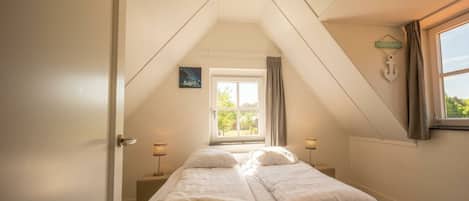 House | 3 bedrooms, individually furnished