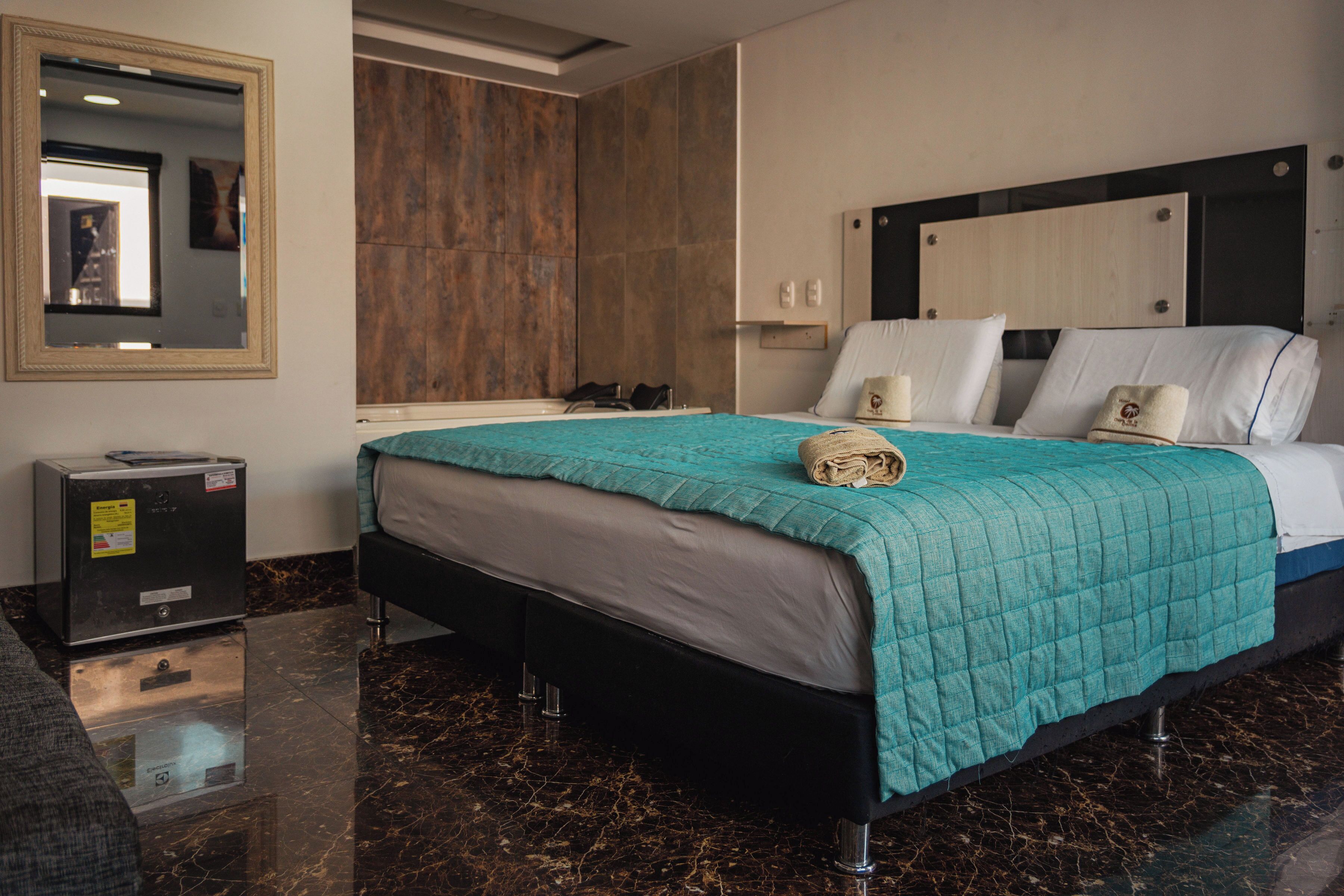 Deluxe Studio Suite | Desk, laptop workspace, free WiFi, wheelchair access