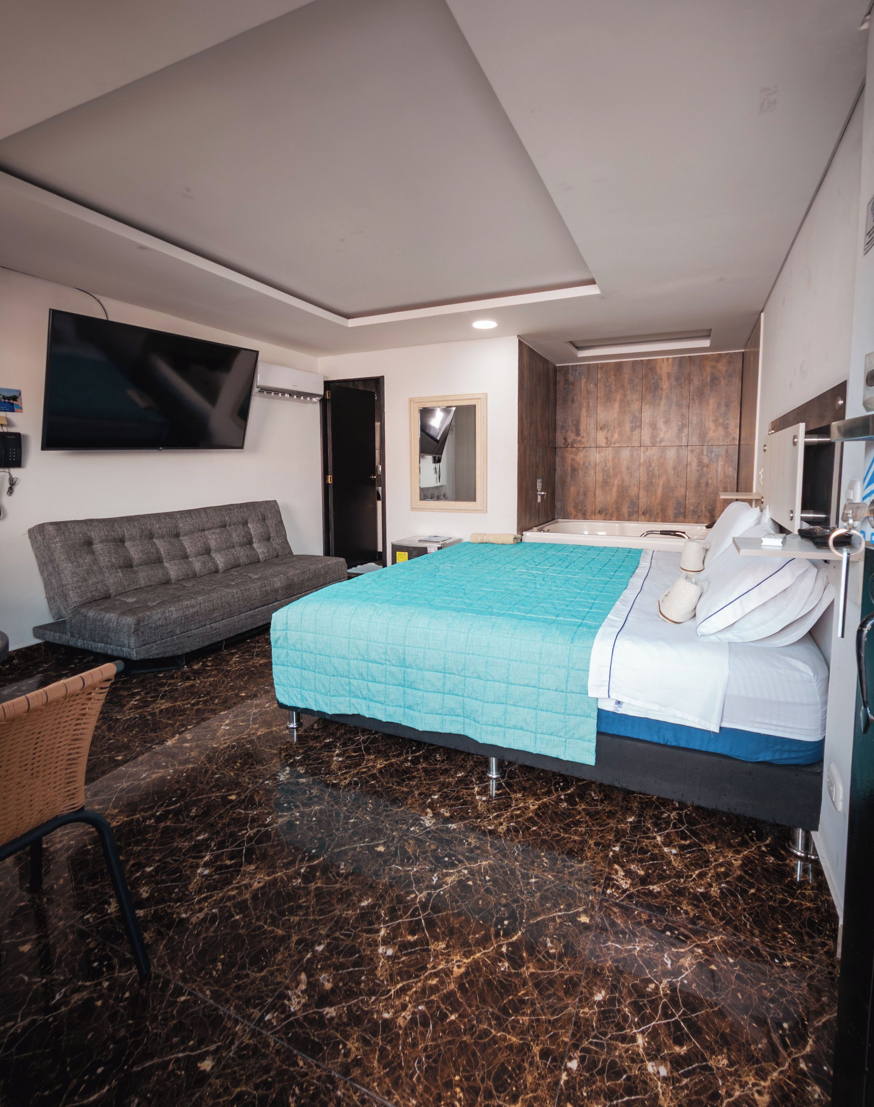 Deluxe Suite