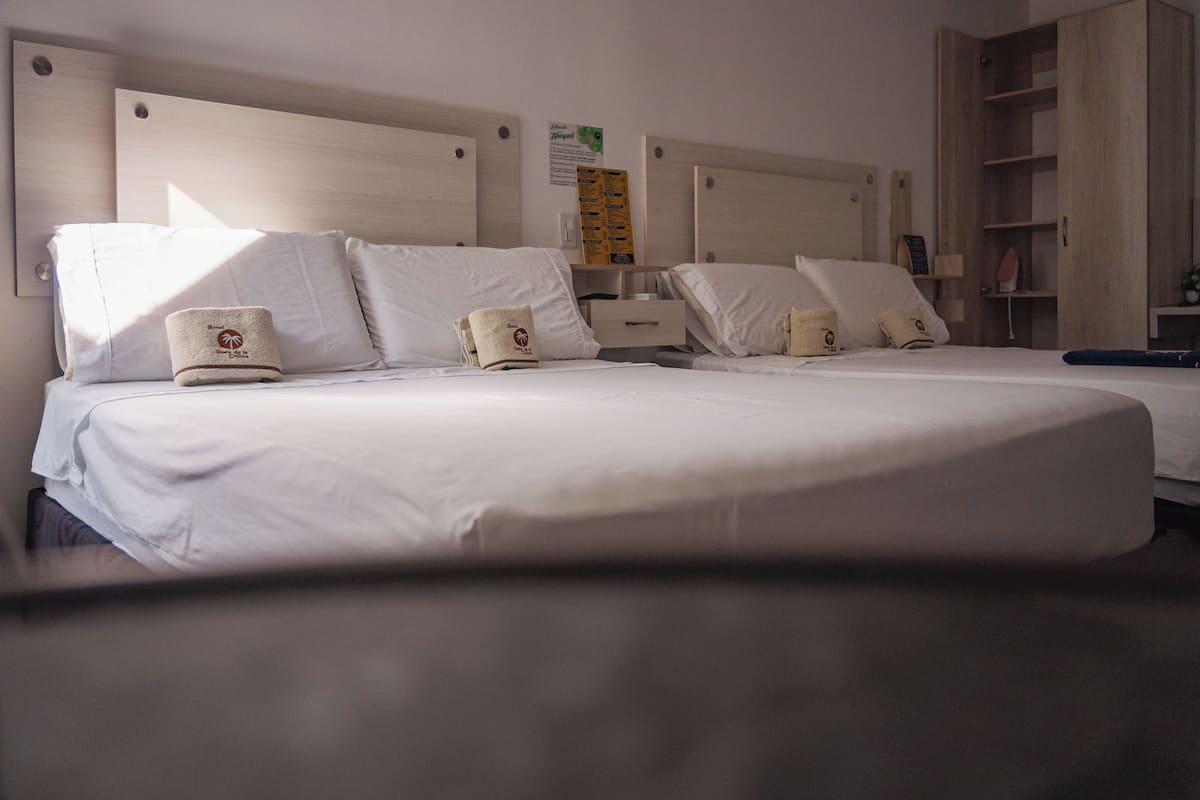 Deluxe Twin Room | Desk, laptop workspace, free WiFi, wheelchair access