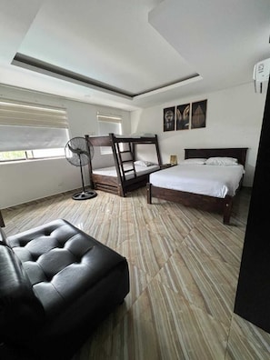 Standard Quadruple Room - HOTEL DELUXE OASIS DE LA COLINA  (Girardot)