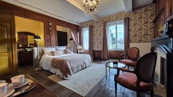 Deluxe Double Room, Non Smoking, Garden View | Free WiFi