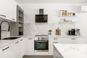 Fridge, microwave, oven, dishwasher - New! Villa Ellamar, Idyllic 3-bedrooms villa in Makarska hinterland (Ivanbegovina)