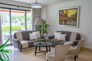 Living area - Great 3-bedroom Townhome with Private Terrace & Nearby Beach in Puerto Plata (Puerto Plata)