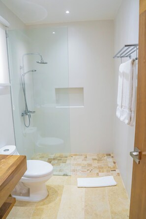 Bathroom - Great 3-bedroom Townhome with Private Terrace & Nearby Beach in Puerto Plata (Puerto Plata)
