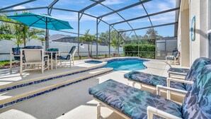 Outdoor dining - Star Wars Arcade & Heated Pool | 4BR near Disney (Davenport)