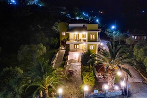 Exterior - Cozy Studio with Balcony, Wi-Fi and Air Conditioning (Kinira)