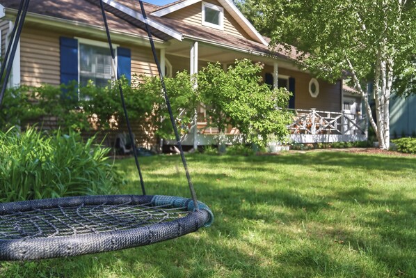 Property grounds - Union Pier Home With Hot Tub and Association Beach! (3 Nt Min!) (Union Pier)