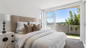 House, 2 Bedrooms, Balcony, Garden View