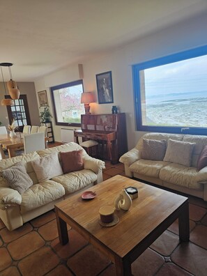 Living area - Lazo House · 5 bedrooms. Oceanfront · Beach within walking distance. Garden. 10 min from Paimpol (Plouézec)