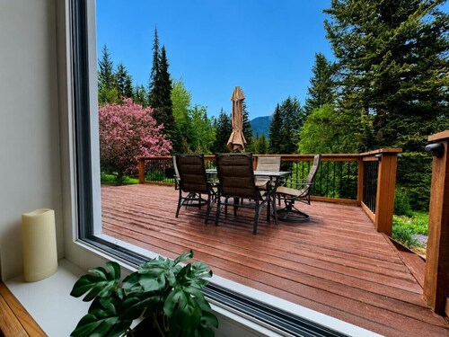 Golden Mountain Villa - Hot Tub, Fire pit, Views