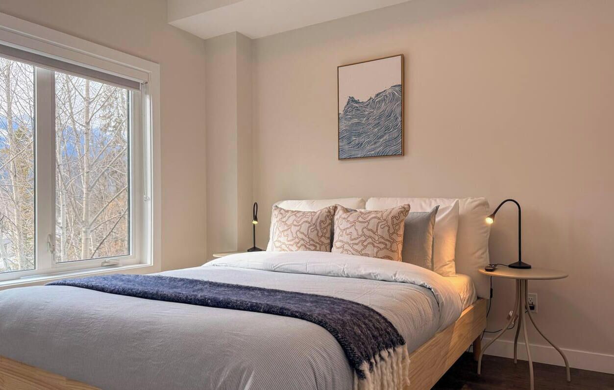 Travel crib, WiFi (free), bed sheets