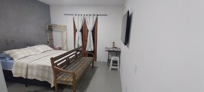 1 bedroom, iron/ironing board, free WiFi, bed sheets - Cozy studio in the city center. (Armação dos Búzios)