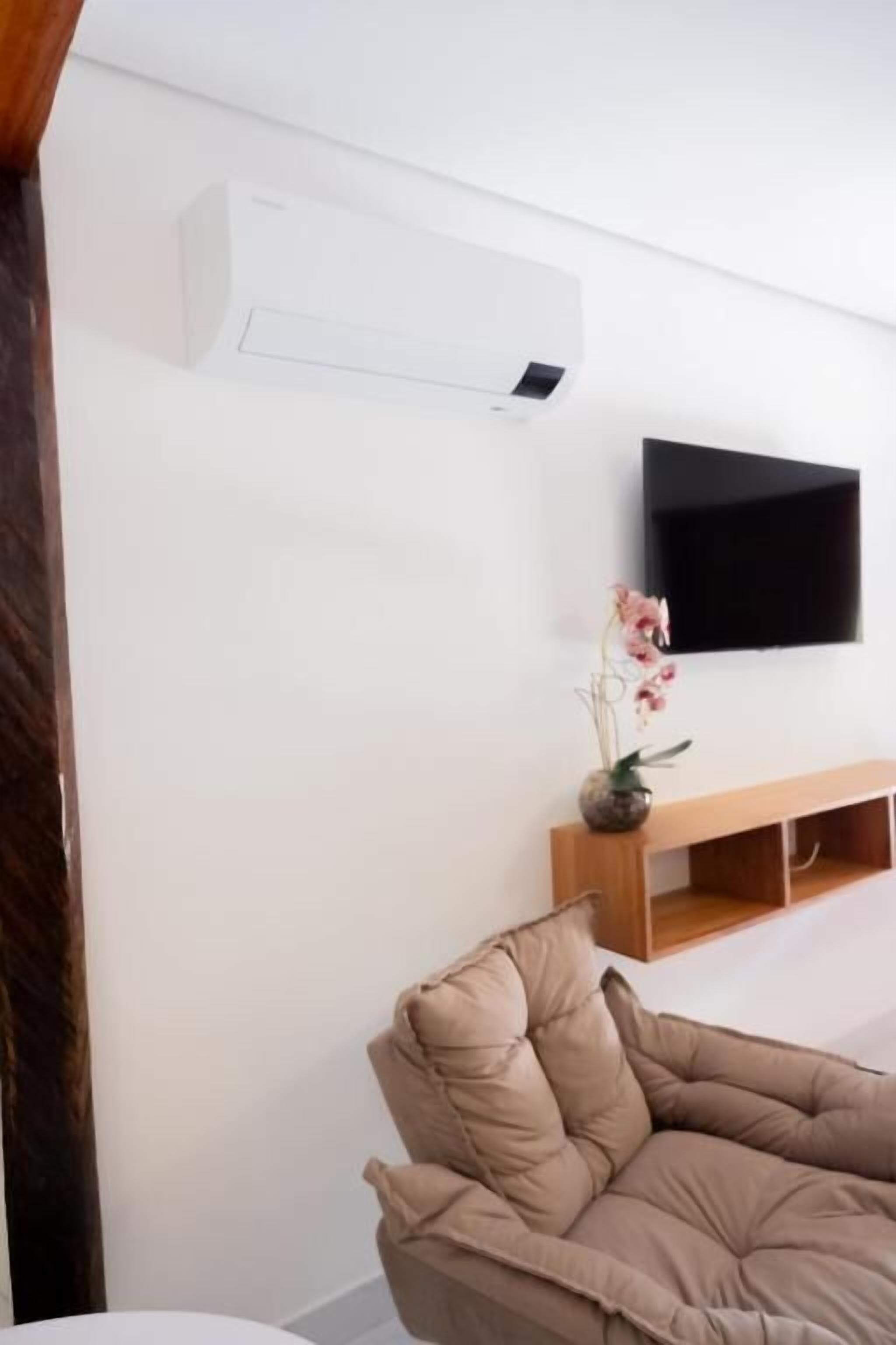 Suite – comfort, 1 kingsize-seng, privat bad, hageutsikt | Innvendig