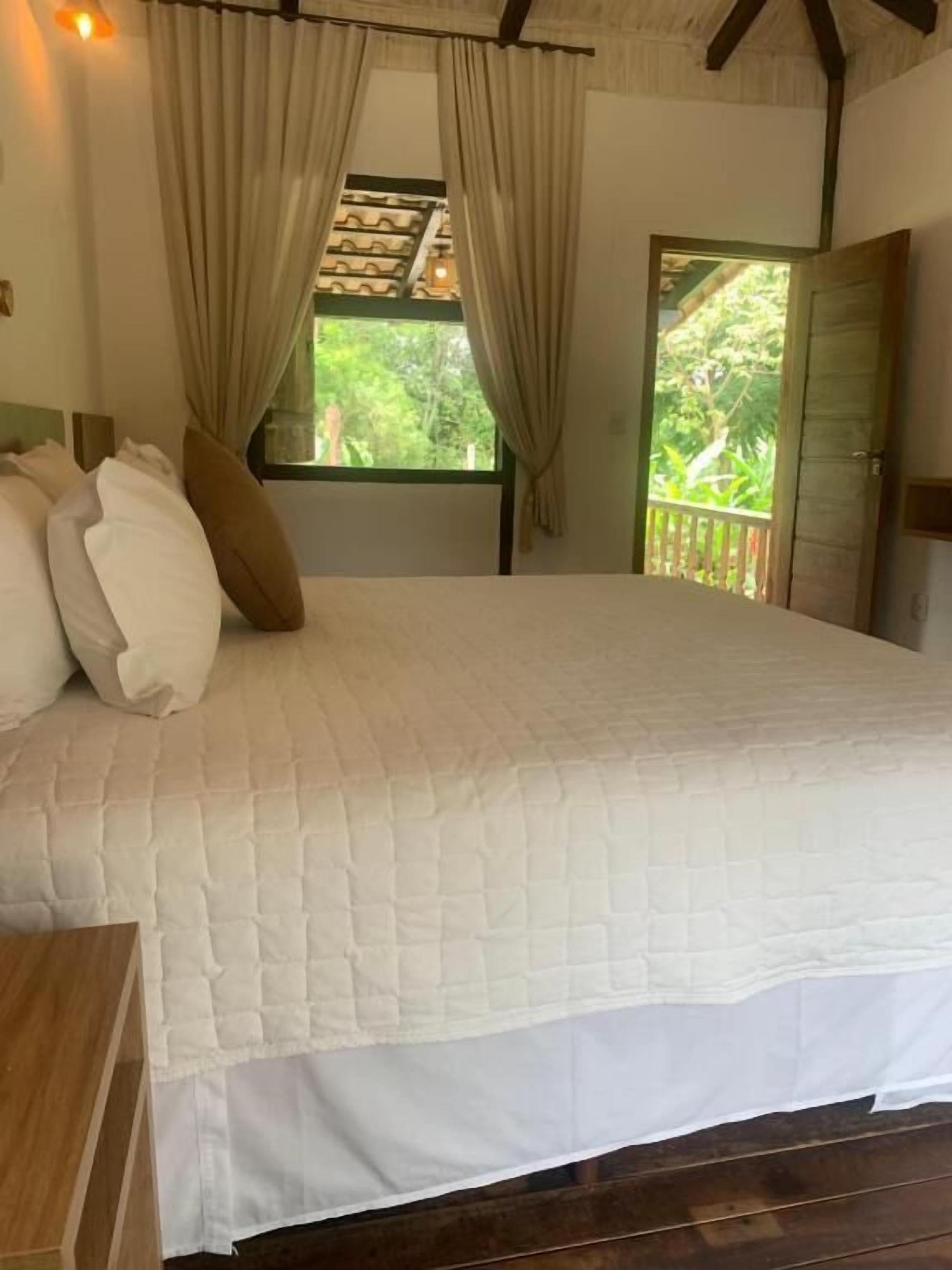Deluxe Suite, 1 King Bed, Private Pool, Garden View | Free WiFi