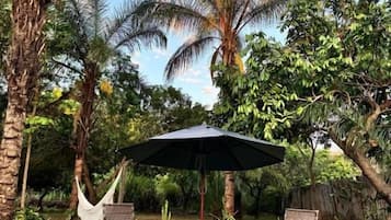 Deluxe Suite, 1 King Bed, Private Pool, Garden View | Pool