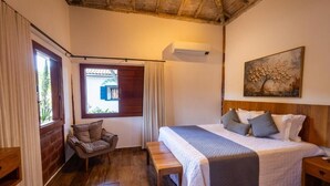 Luxury Chalet, 1 Katil Raja (King), Private Bathroom, Garden View