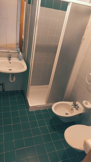 Bathroom - Vrbo Property (Toscana)