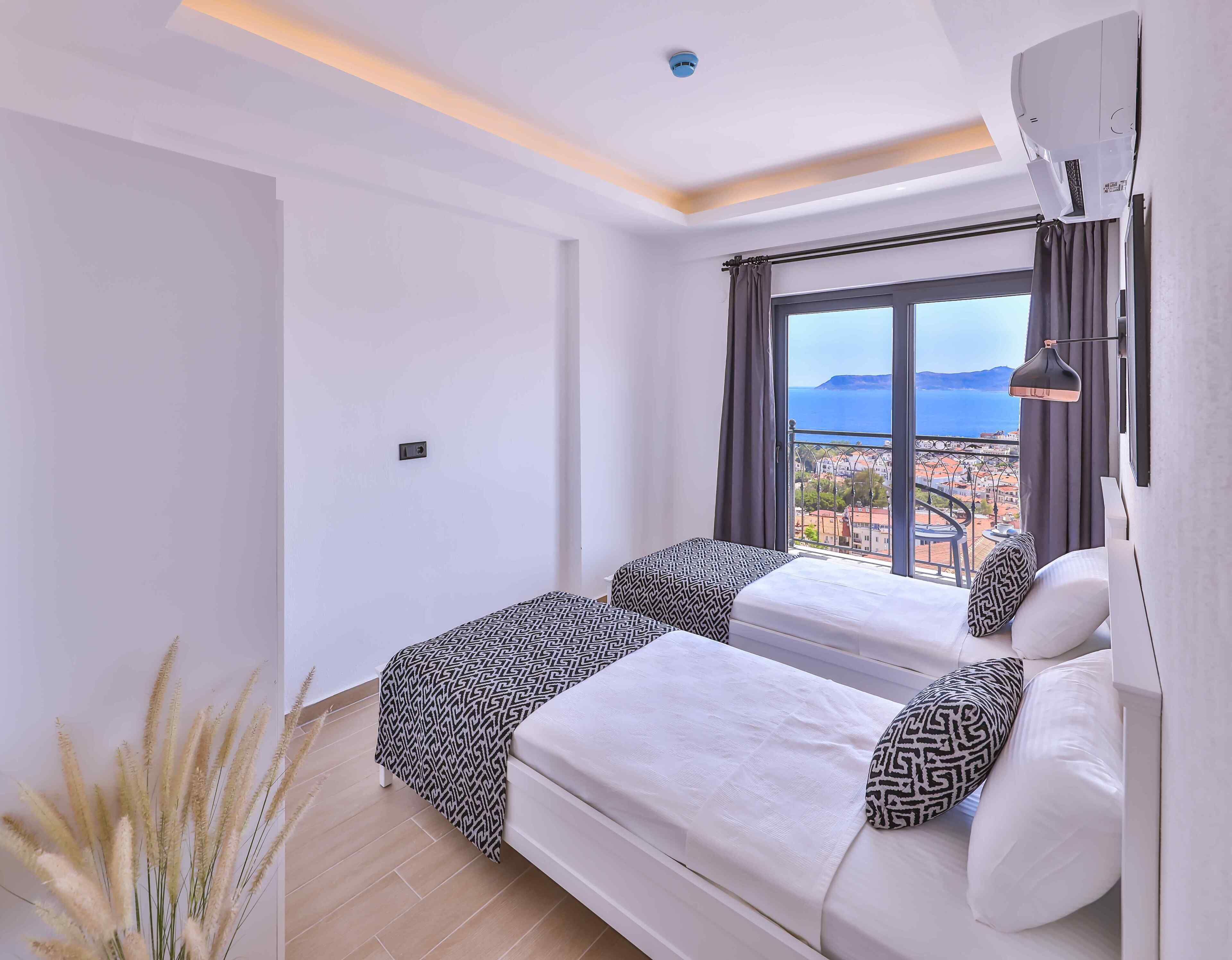 Basic Apartment, Balcony, Sea View
