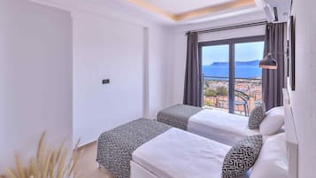 Basic Apartment, Balcony, Sea View
