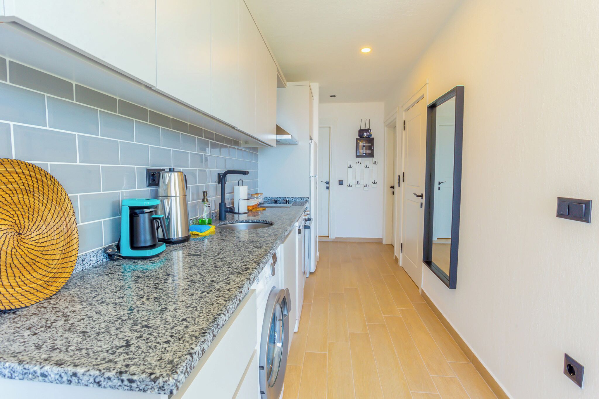 Apartamento familiar, balcón, vistas al jardín | Cocina privada | Frigorífico, horno, placa de cocina y lavavajillas